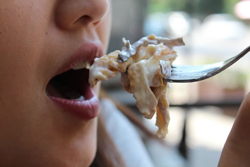 Comer con ansiedad puede hacernos engordar y luego Que hago para adelgazar 
